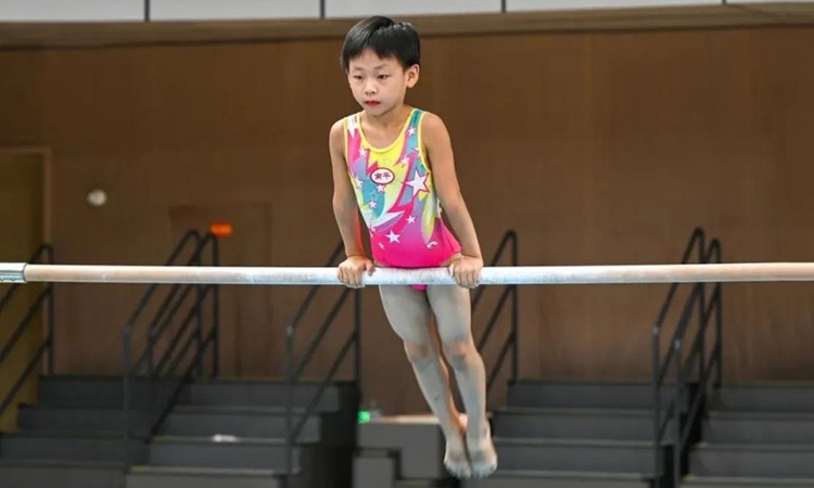 那些靠德州扑克实现财务自由的传奇故事：真实还是谎言？（德州扑克致富传奇：财务自由的真相还是虚构？）