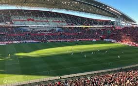 后卫关键拦截，守住关键领先