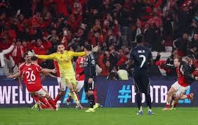 德州扑克不仅是牌的游戏，更是关于“人”的游戏。（德州扑克是一场牌局，更是一场人性的博弈）